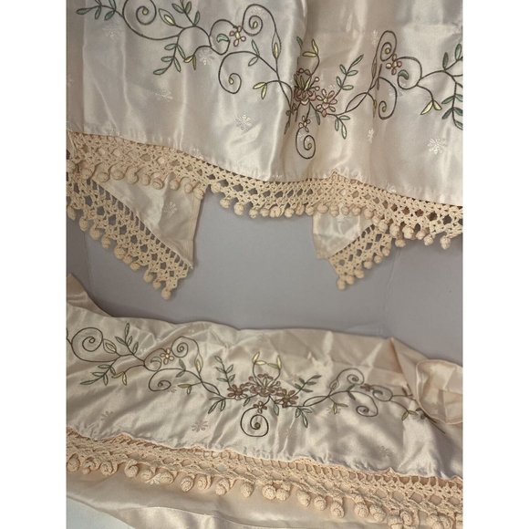 Curtains Blush Pink Embroidered Floral Swags Cottagecore Farmhouse Midcentury - Picture 8 of 12